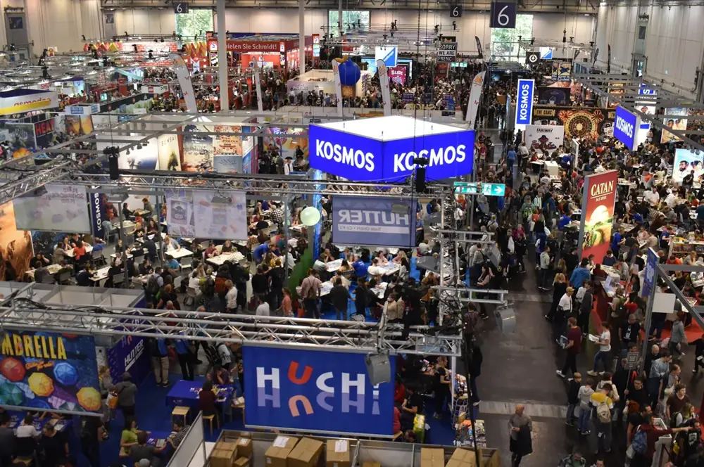 SPIEL Essen paroda – lankytojų minia Messe Essen salėje